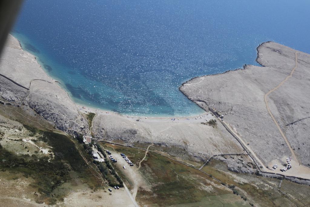 Pansion Laguna Метайна Екстериор снимка