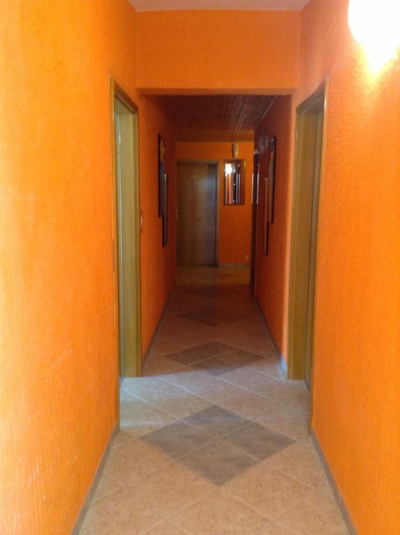 Pansion Laguna Метайна Екстериор снимка