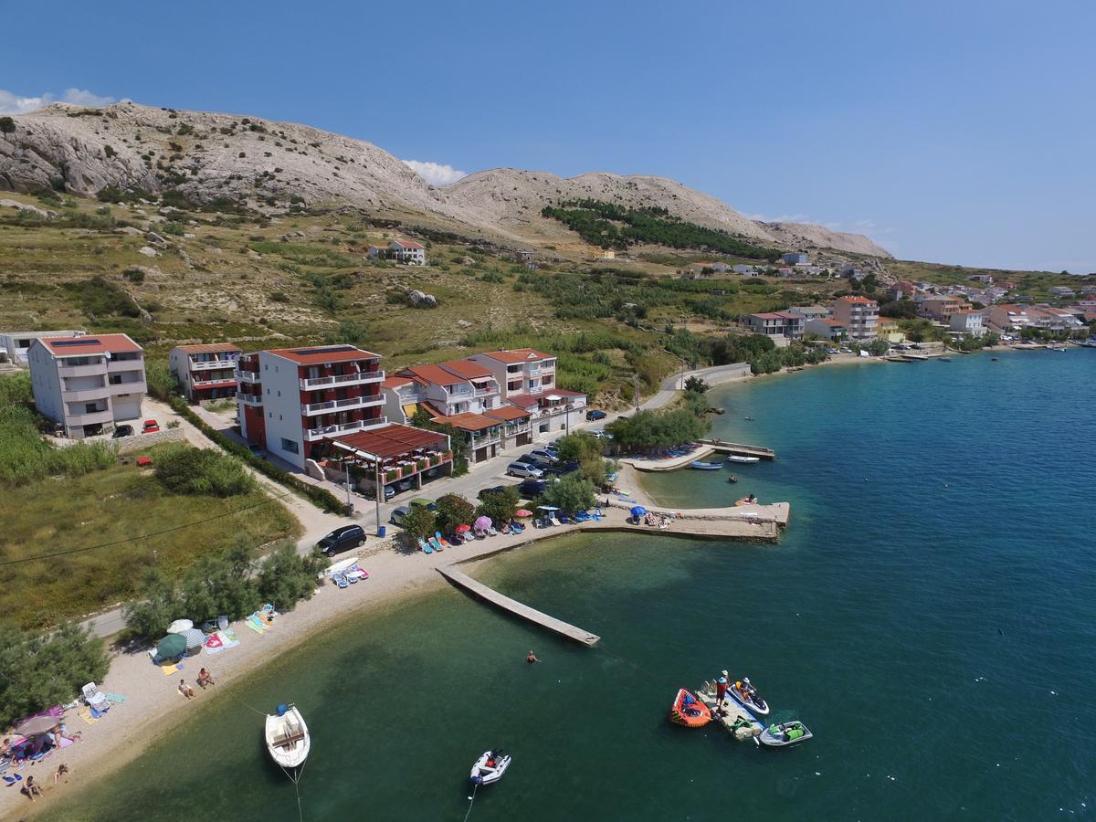Pansion Laguna Метайна Екстериор снимка